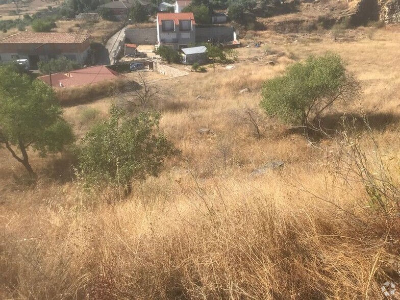 Calle el Almendro, El Molar, Madrid à vendre - Photo du bâtiment - Image 2 de 12