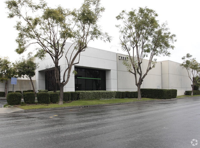 21117 Commerce Pointe Dr, City of Industry, CA for lease - Primary Photo - Image 1 of 54