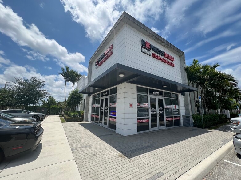 15071 S State Road 7, Delray Beach, FL à louer - Photo du bâtiment - Image 1 de 3
