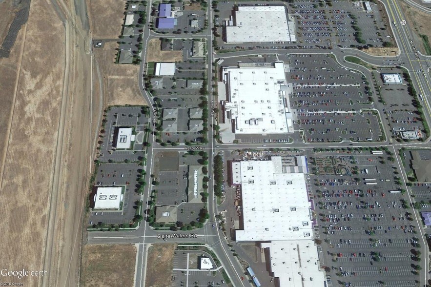 3501 Excel Dr, Medford, OR à louer - Aérien - Image 3 de 11