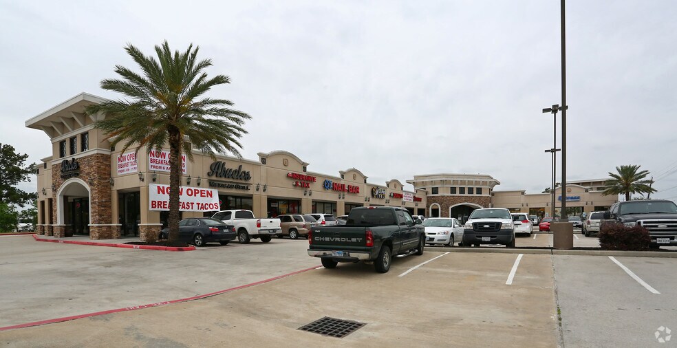 8111 N Sam Houston Pkwy W, Houston, TX à louer - Photo du bâtiment - Image 1 de 7