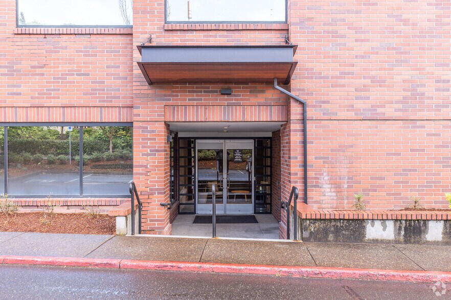 4386 S Macadam Ave, Portland, OR à louer - Photo du bâtiment - Image 3 de 5