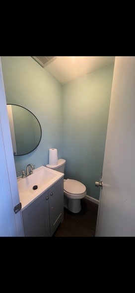 652 Suffolk Ave, Brentwood, NY for lease - Building Photo - Image 2 of 15