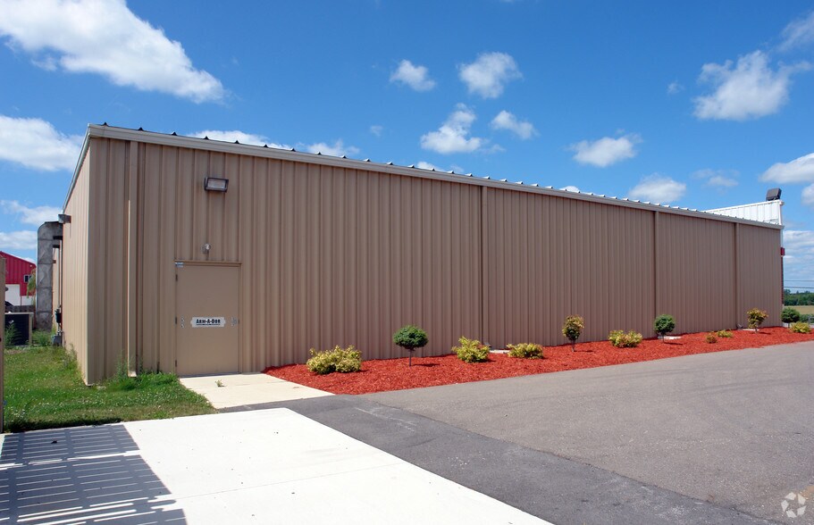 4464 Huron St, North Branch, MI for lease - Building Photo - Image 2 of 25