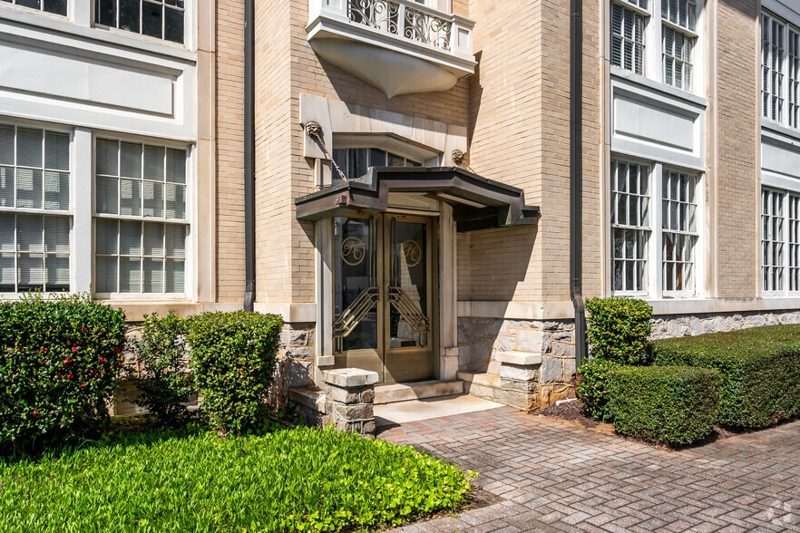 1708 Peachtree St NW, Atlanta, GA à louer - Photo du bâtiment - Image 2 de 6