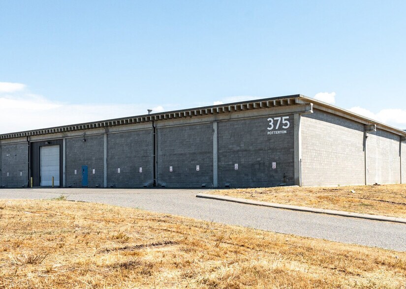 375 Potterton Rd, Kelowna, BC à louer - Photo du bâtiment - Image 1 de 10
