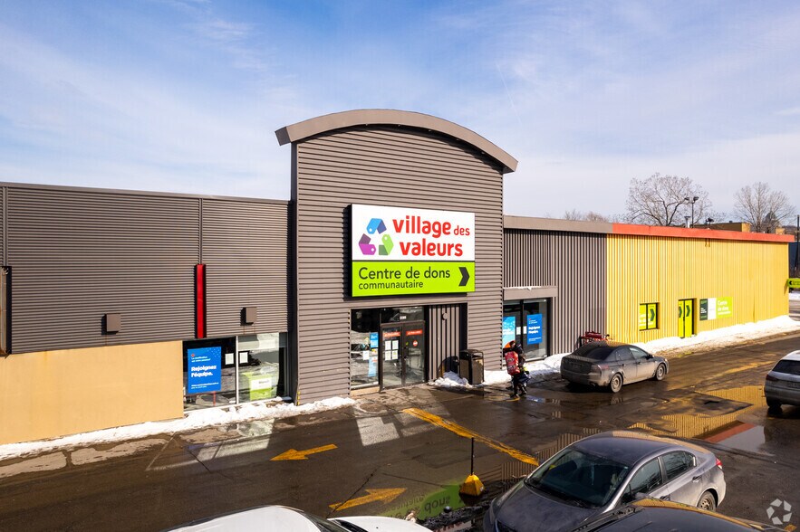 4890-4910 Rue Jean-Talon O, Montréal, QC à louer - Photo du bâtiment - Image 3 de 10