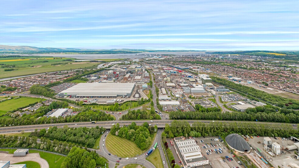 Earls Rd, Grangemouth à louer - Photo du bâtiment - Image 2 de 7