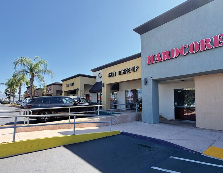 701 -777 Broadway, El Cajon, CA à vendre - Photo du bâtiment - Image 3 de 7