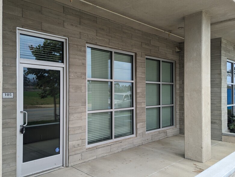 11114 Darling Rd, Ventura, CA à louer - Photo du bâtiment - Image 3 de 63