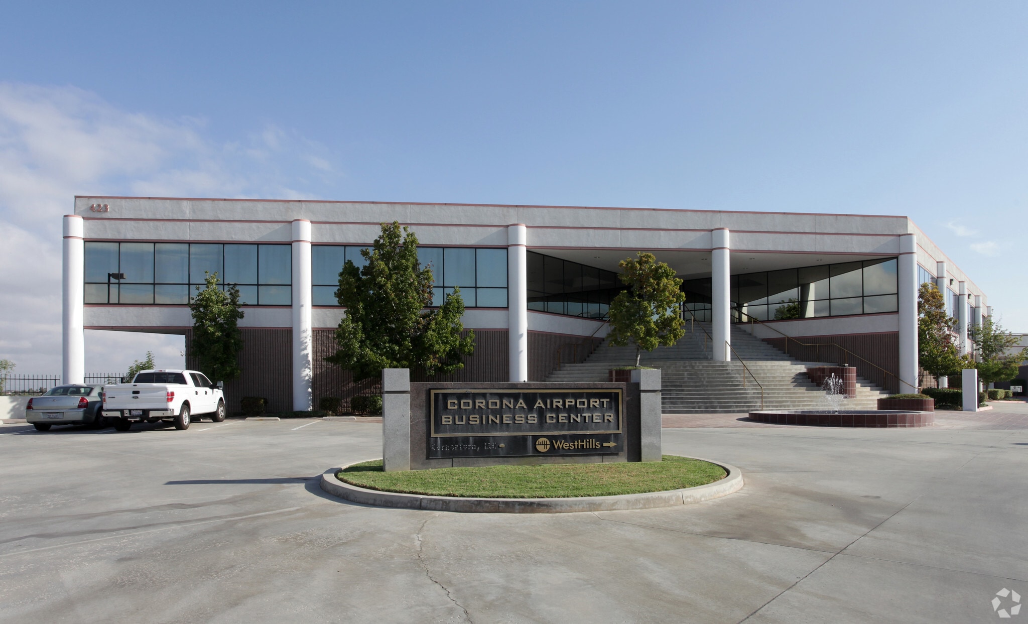423 Jenks Cir, Corona, CA for lease Primary Photo- Image 1 of 3