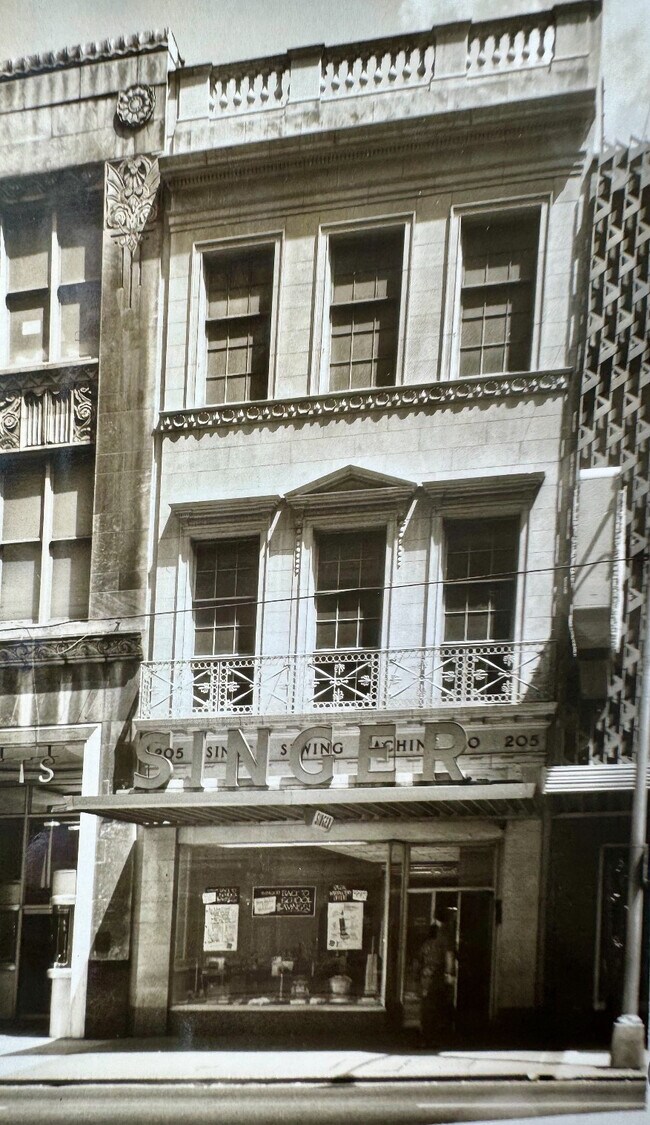 More details for 205 Peachtree St, Atlanta, GA - Retail for Sale