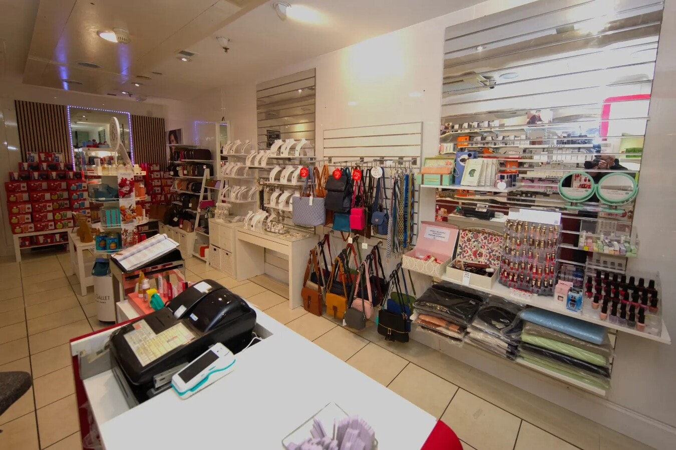 Ayr Rd, Newton Mearns, ERW G77 6EY - Unit Salon - - Interior Photo - Image 2 of 6
