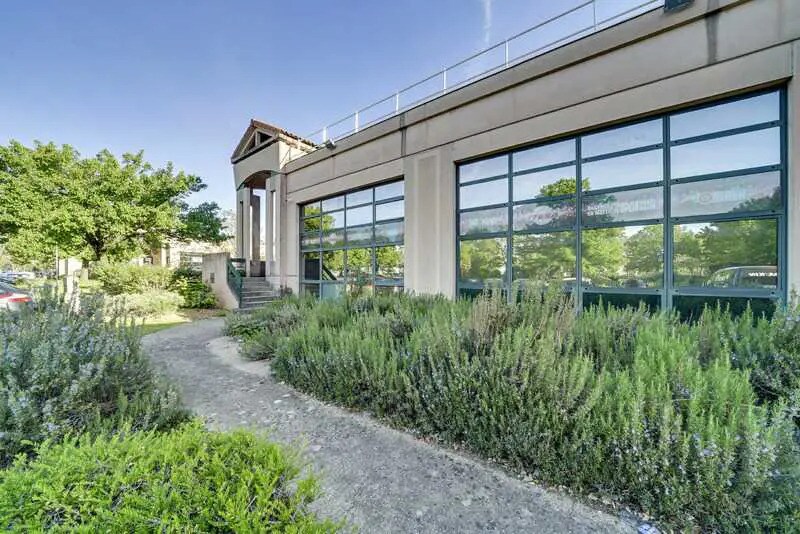 Flex dans Bron à louer - Photo du bâtiment - Image 2 de 13