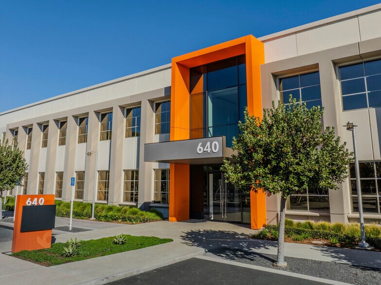 680 N McCarthy Blvd, Milpitas, CA à louer - Photo du bâtiment - Image 3 de 11