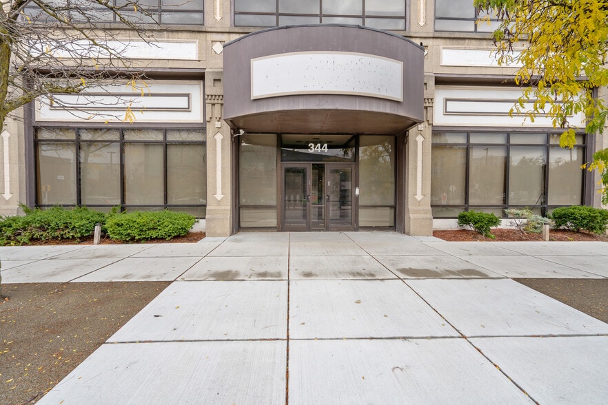 344 W Genesee St, Syracuse, NY for lease - Building Photo - Image 3 of 116