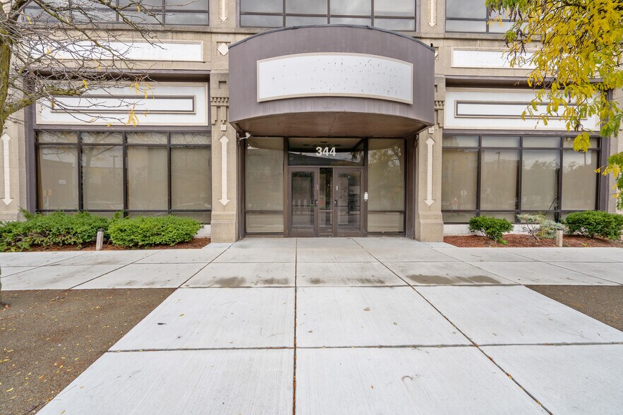 344 W Genesee St, Syracuse, NY à louer - Photo du bâtiment - Image 3 de 116