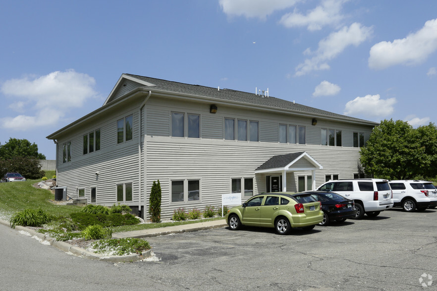 600 3 Mile Rd, Grand Rapids, MI for lease - Building Photo - Image 2 of 9