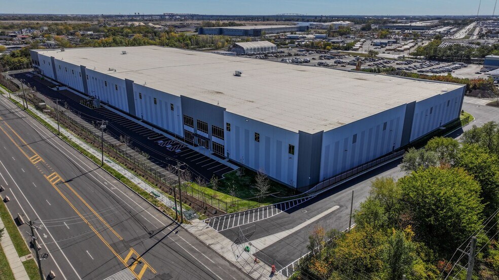 3060 S 61st St, Philadelphia, PA for lease - Building Photo - Image 2 of 6