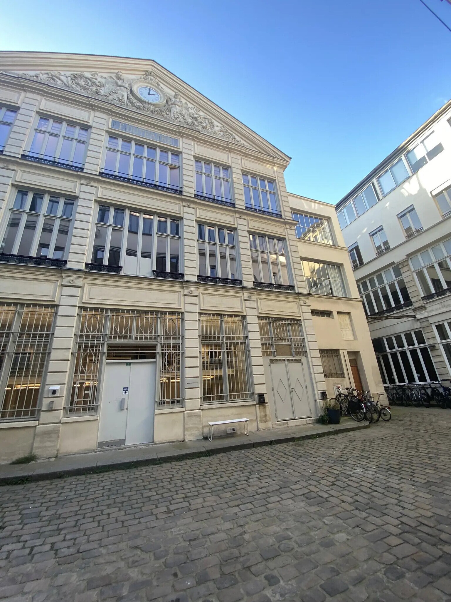 10 Cite D'Angouleme, Paris à louer Photo du bâtiment- Image 1 de 7