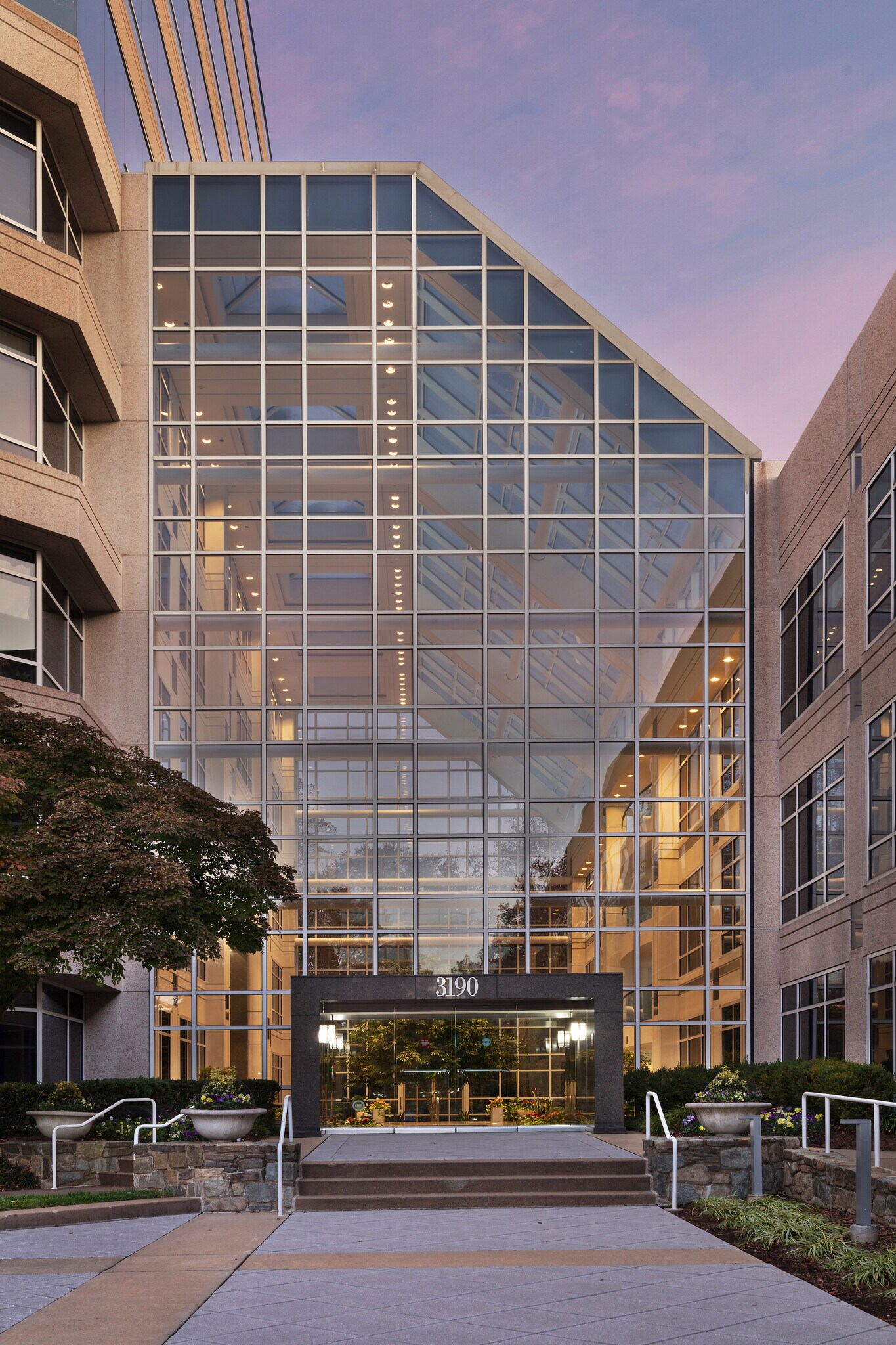 3190 Fairview Park Dr, Falls Church, VA for lease Primary Photo- Image 1 of 16