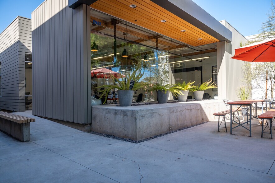 435-441 E 4th St, Long Beach, CA à louer - Photo du bâtiment - Image 2 de 9