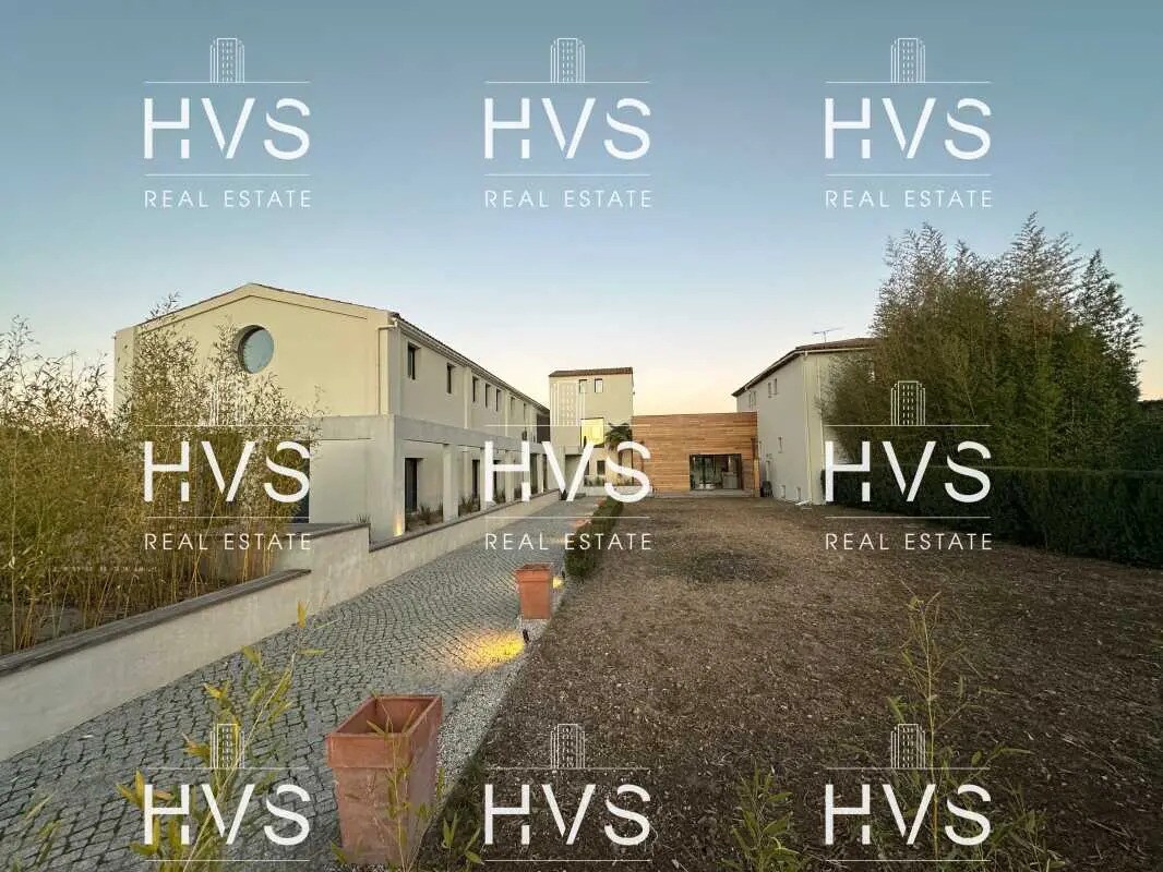 Office in Aix-en-Provence for lease Building Photo- Image 1 of 15