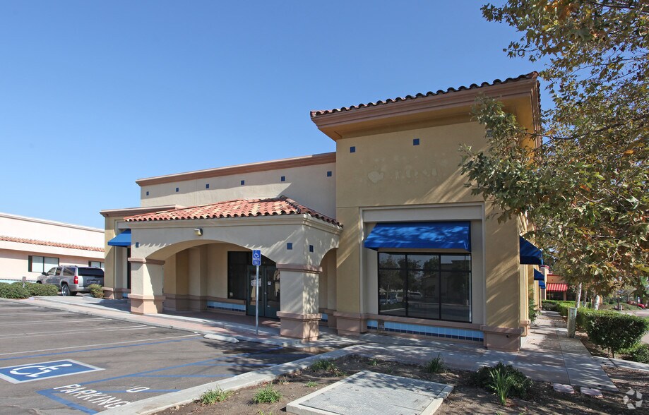130 Town Center Pky, Santee, CA for lease - Building Photo - Image 2 of 4