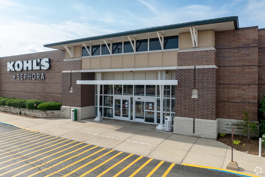 2201 Willow Rd, Glenview, IL for sale - Primary Photo - Image 1 of 5