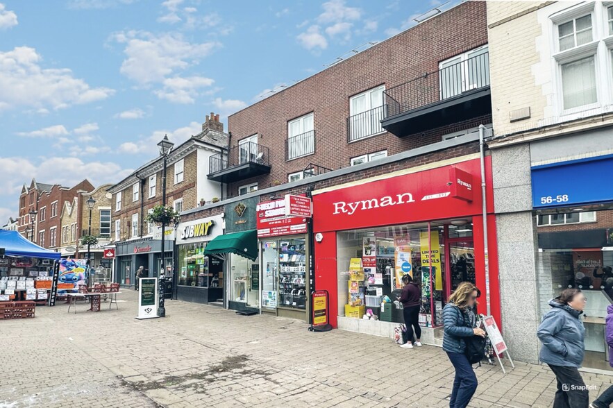 50,52,54 High Street, Staines portefeuille de 2 propriétés à vendre sur LoopNet.ca - Photo du bâtiment - Image 2 de 12