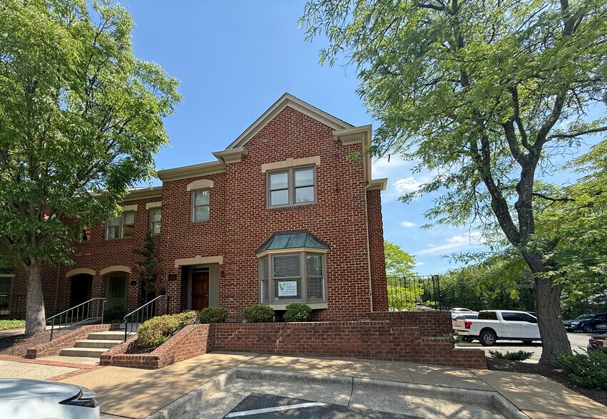 4200 Evergreen Ln, Annandale, VA à vendre - Photo du bâtiment - Image 3 de 7