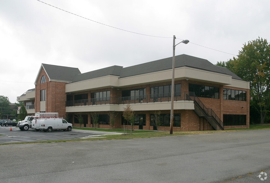 7001 Johnnycake Rd, Catonsville, MD à louer - Photo du bâtiment - Image 3 de 13
