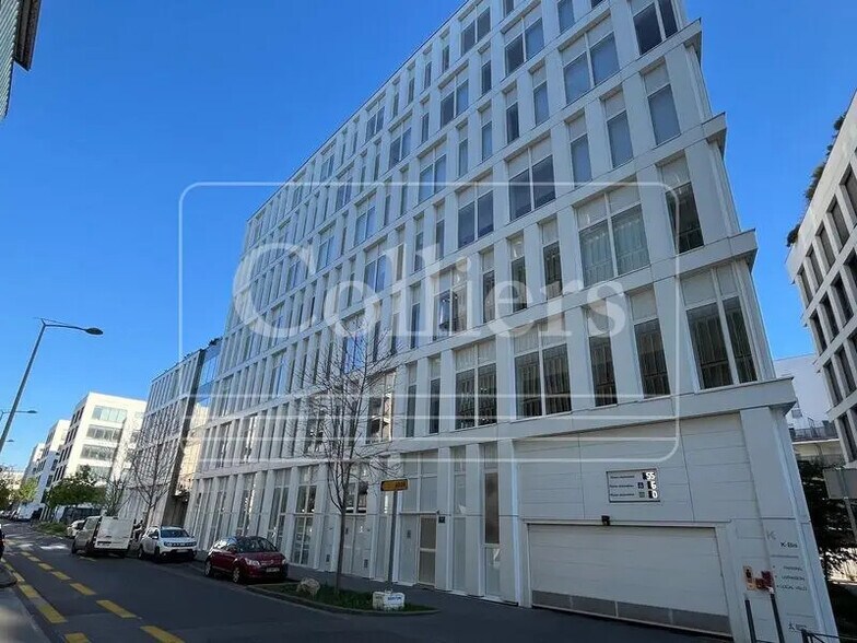 4 Rue Maurice Moissonnier, Vaulx-en-Velin à louer - Photo du bâtiment - Image 2 de 21