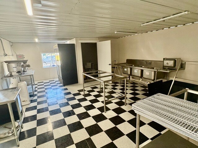 6606 S State Route 1, Saint Anne, IL à vendre - Photo du bâtiment - Image 2 de 6