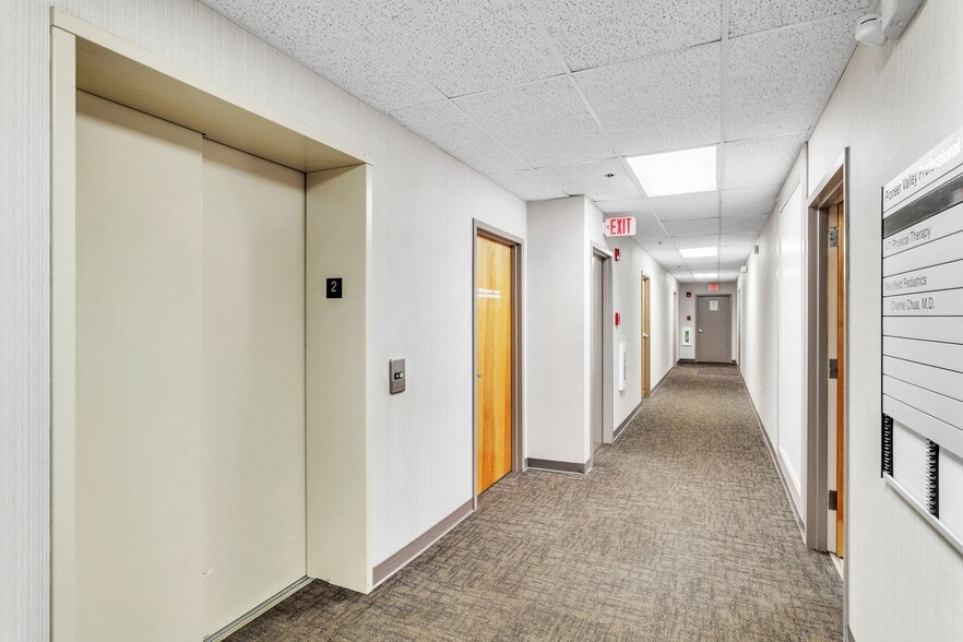 65 Springfield Rd, Westfield, MA for lease - Interior Photo - Image 1 of 15