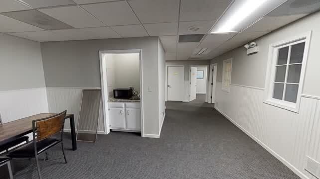 110 S Hager Ave, Barrington, IL à louer - Vidéo sur l’inscription commerciale - Image 2 de 53