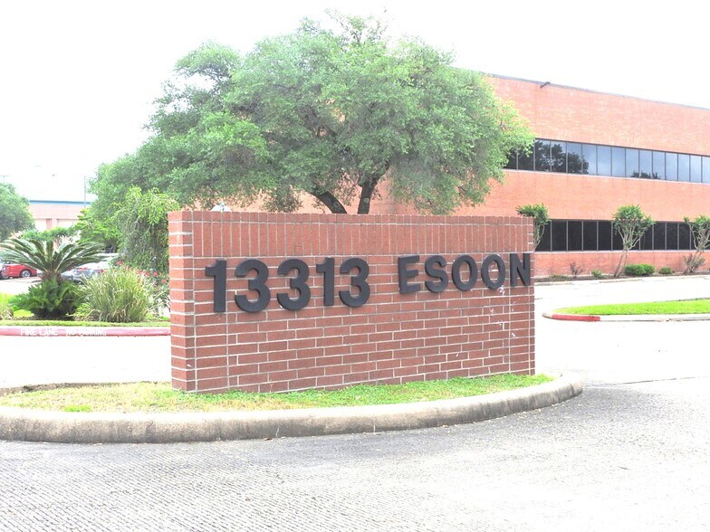 13313 Southwest Fwy, Sugar Land, TX à louer - Photo du bâtiment - Image 2 de 13