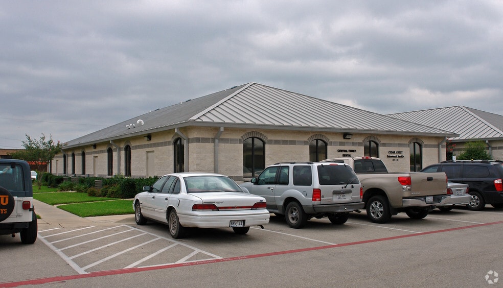 3106 S W S Young Dr, Killeen, TX for lease - Primary Photo - Image 1 of 45
