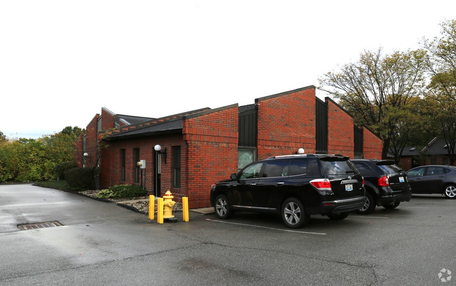 20 N Grand Ave, Fort Thomas, KY for lease - Building Photo - Image 2 of 4