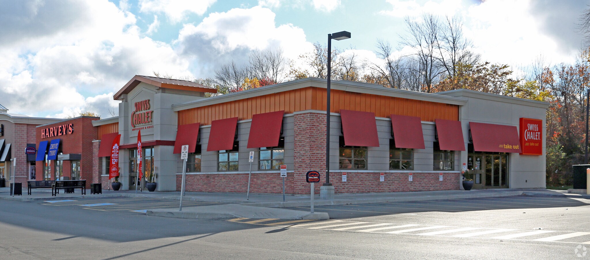 344 Glendale Ave, St Catharines, ON for sale Primary Photo- Image 1 of 1