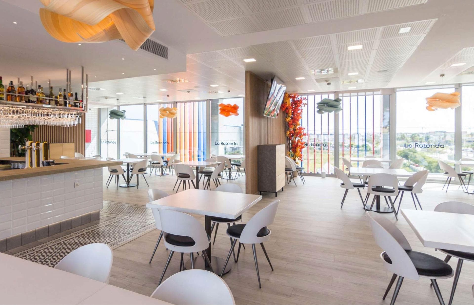 Retail in Barcelona, Barcelona for lease Interior Photo- Image 1 of 11