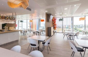 Retail in Barcelona, Barcelona for lease Interior Photo- Image 1 of 11