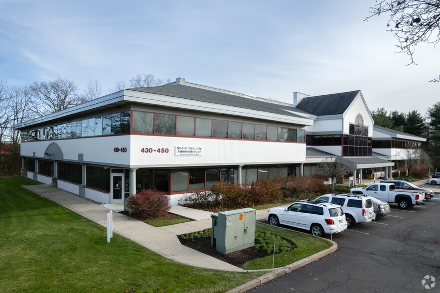 430-450 Lincoln Hwy, Fairless Hills, PA for lease - Primary Photo - Image 1 of 7