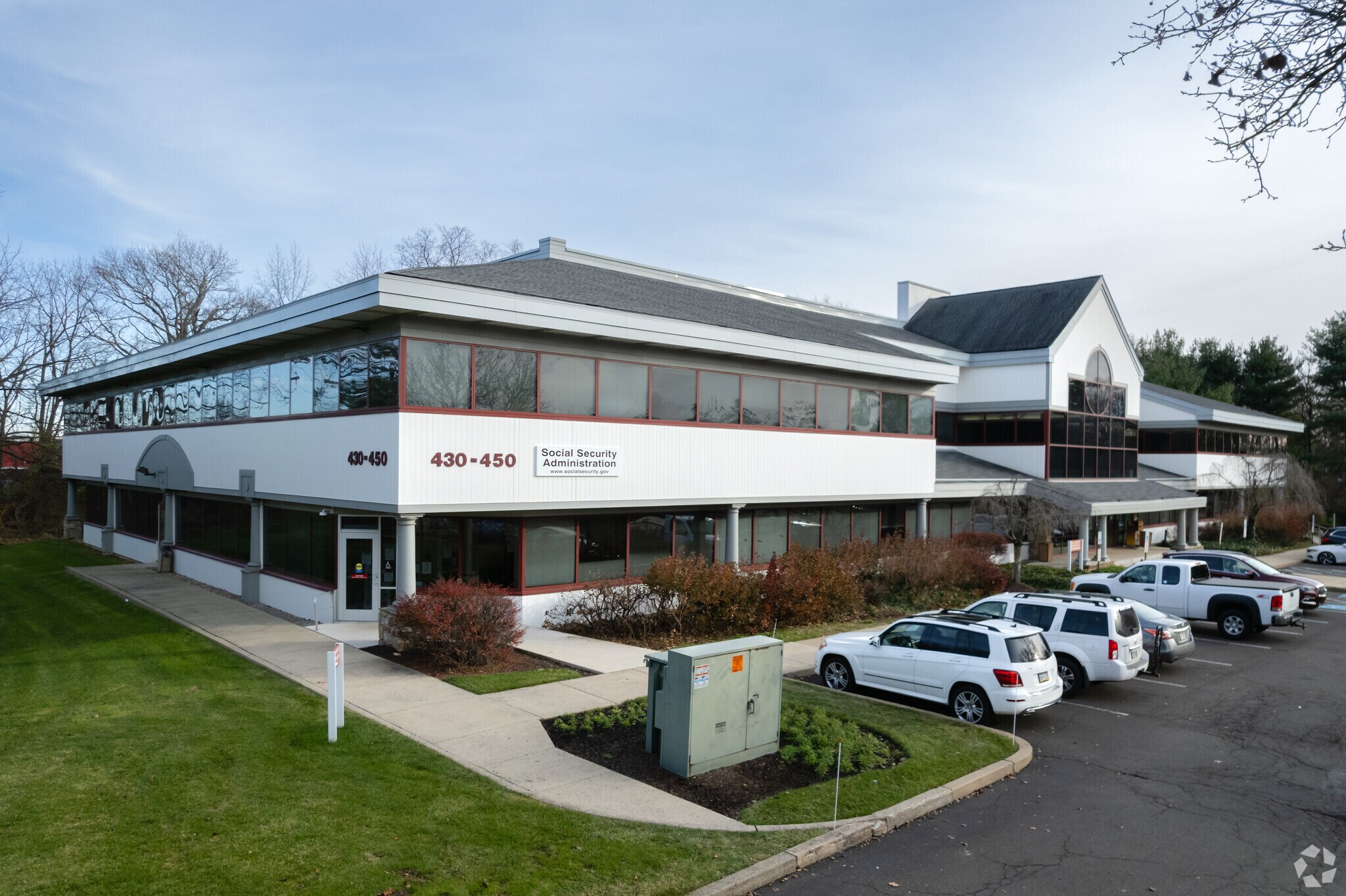 430-450 Lincoln Hwy, Fairless Hills, PA for lease Primary Photo- Image 1 of 8