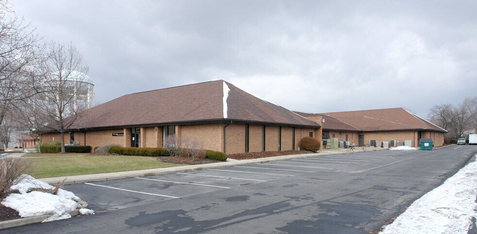 4666-4678 Larwell Dr, Columbus, OH à louer - Photo du bâtiment - Image 2 de 7