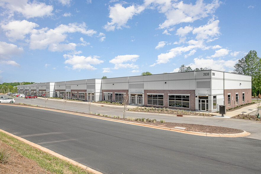 2030 Airport Flex Dr, Charlotte, NC for sale - Building Photo - Image 1 of 1