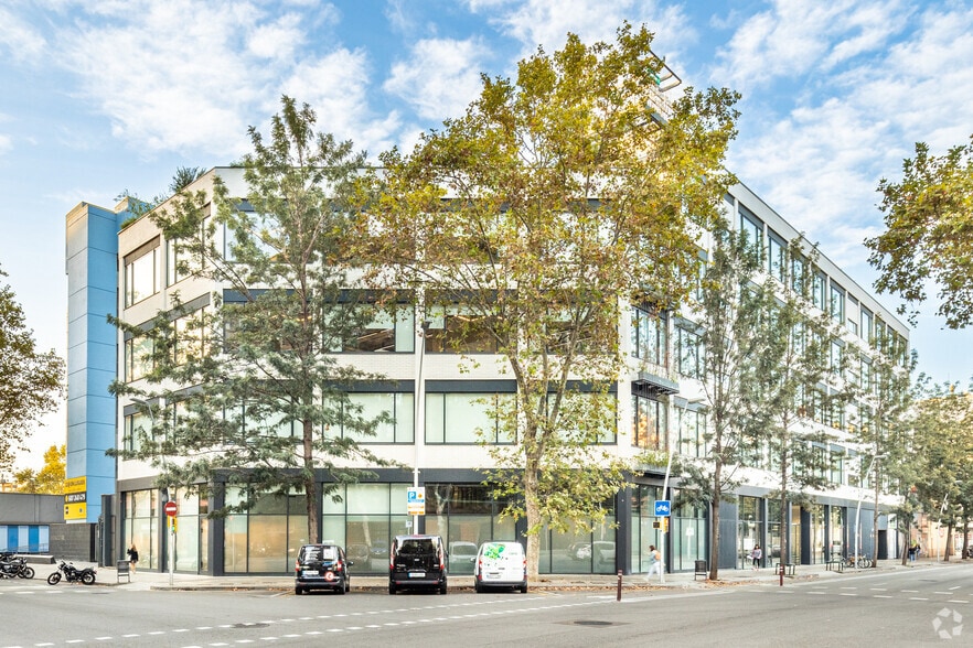 Carrer de Tànger, Barcelona, Barcelona for lease - Building Photo - Image 2 of 5