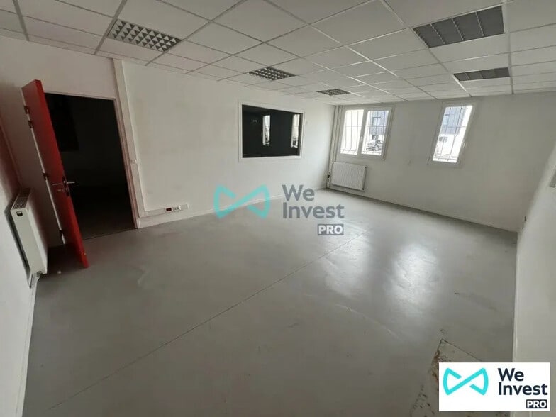 Flex in Tinqueux for lease - Interior Photo - Image 3 of 11