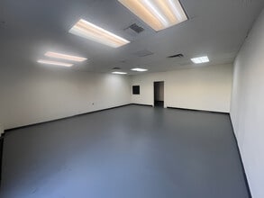 68733 Perez Rd, Cathedral City, CA for lease Interior Photo- Image 2 of 6