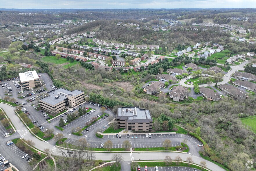 200 Northpointe Cir, Seven Fields, PA à louer - Aérien - Image 2 de 5